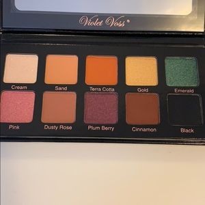 Violet Voss Essentials Pro Series Palette